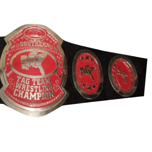 Cinturón de Campeonato de Lucha Libre Southern Tag Team, Diseño Rojo y Plateado, Edición Coleccionista Deportiva Personalizada - Product Image 3
