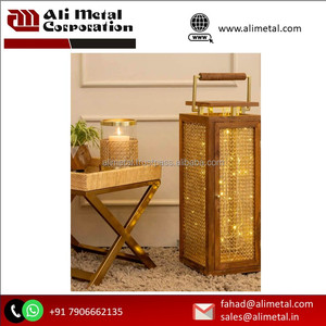 Lanterne en bois Serene Glow pour la détente avec compartiment Fait à la main pour la décoration et la personnalisation du jardin et du mariage - Product Image 3
