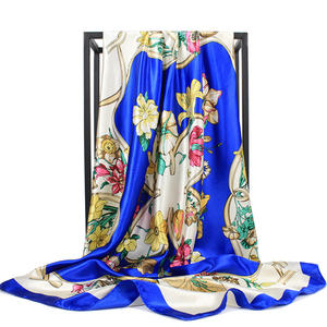 90cmゴールド & ピンクペイズリーシルクスカーフボヘミアン柄スクエアサテン感じショール女性用 - Product Image 2