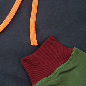 Hoodie à manches régulières léger, fabriqué à la main, en tissu doux de qualité supérieure, confortable, avec couleurs contrastées personnalisées - Product Image 6