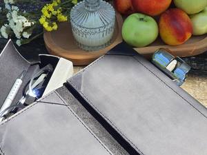 Porta Menús y Listas de Vinos de Lujo al por Mayor, de Cuero Genuino, Resistente al Agua, Ligero, Estilo Clásico para Bodega LMC-0218 - Product Image 5