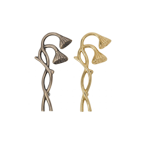 Tirador de Mueble Decorativo Floral de Lujo en Latón Macizo con Diseño de Lirio de los Valles para Uso en Hoteles Modernos, Tirador Botánico para Cajones - Product Image 1