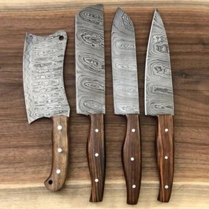 Ensemble de couteaux de chef en acier Damas, forgés à la main, manche en bois, lame finition satinée, pour droitier - Product Image 1