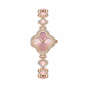 Montre rétro pour femmes en gros d'usine, montre à quartz trèfle porte-bonheur, polyvalente, élégante, simple, montre-bracelet haut de gamme - Product Image 5