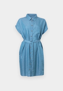 Robe en jean décontractée pour femme, à manches courtes, avec ceinture à nouer, style chemise classique, idéale pour les vacances et la plage, personnalisable - Product Image 4