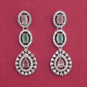 Kanhai Jewels, Exportador de Joyería Artificial de la India, Dije de Zirconia con Baño de Rodio, Diseño Clásico para Aniversario 444100 - Product Image 5