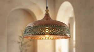 Nouvelle suspension lumineuse de plafond en forme de cercle, décorations vintage en cuivre avec motif floral ajouré - Product Image 1