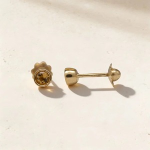 Pendientes de Oro Amarillo de 9K con Diamante Redondo Brillante de 1.50CT, Engastados en Bisel, Joyería Fina al por Mayor - Product Image 3