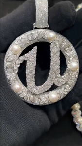 Pendentif personnalisé avec logo unique en argent S925 plaqué or, serti de moissanite VVS taille brillant ronde et de perles mélangées, style Hip-Hop - Product Image 4