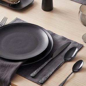 Ensemble de couverts modernes noirs mats avec design de poignée géométrique, compatibles lave-vaisselle, pour utilisation en vaisselle de mariage - Product Image 5