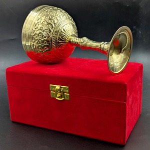 ถ้วยทองเหลืองสลักลายพร้อมกล่องกำมะหยี่ ของตกแต่งทางศาสนา ถ้วยงานฝีมือประดับลายดอกไม้สลักอย่างประณีต ของขวัญ - Product Image 2