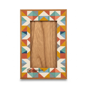 Marco de Madera Minimalista con Geometría Colorida |   Marco Moderno para Exhibición de Fotos - Product Image 6