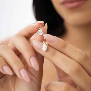 Pendientes de Diamante Cultivado en Laboratorio con Corte de Pera de 1.50 ct, Color D, Claridad VVS2, Oro Puro de 14k para Mujer, Pendientes de Diamante de Laboratorio de Lujo Únicos - Product Image 4