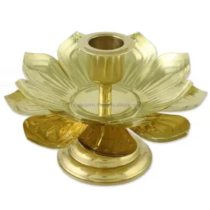 เชิงเทียนโลหะทำด้วยมือสุดหรูพร้อมไม้ไผ่ตกแต่งโต๊ะงานแต่งงานสำหรับคริสต์มาสอินเดีย - Product Image 1