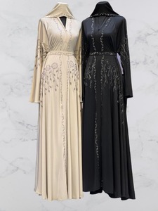 Abaya Modesta con Capucha, Manga Larga y Largo hasta el Suelo, con Detalle Floral Bordado para Mujer, Estilo de Medio Oriente, Color Sólido, Poliéster - Product Image 2