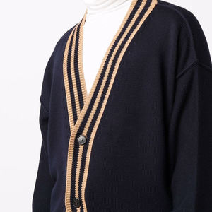 Cardigan respirant pour homme à col en V et boutons, avec manches rayées, style universitaire, en maille, style vintage preppy, vêtement de mode - Product Image 4
