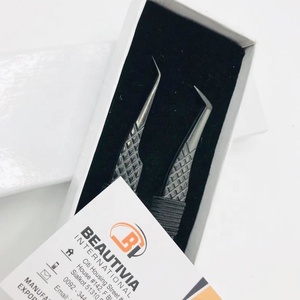 แหนบต่อขนตาแบบมืออาชีพ MOQ ต่ำ รับทำโลโก้  ด้ามจับเพชรพลาสม่าสีดำ สแตนเลสสตีล ยี่ห้อ Beautivia International - Product Image 2
