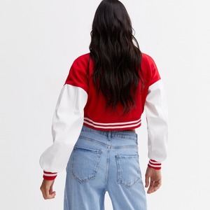Veste universitaire pour femme 2027 en cachemire rouge et cuir véritable rouge avec manches blanches, style sororité - Product Image 5