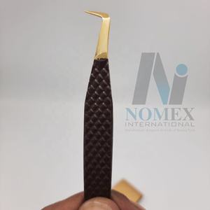 Pince à cils volume de 90 degrés plaqué or avec logo personnalisé en acier inoxydable solide enrobé de chocolat en poudre pour les soins personnels - Product Image 6