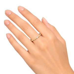 Bague empilable minimaliste en or massif 18K 14K avec diamant de laboratoire taille ronde, motif feuille, bande éternelle complète délicate, alliance de mariage unique - Product Image 6