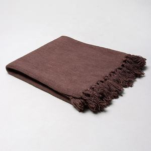 Manta de algodón lujosa 100%, manta sólida hecha a mano, manta ligera suave y cálida para sofá - Product Image 5