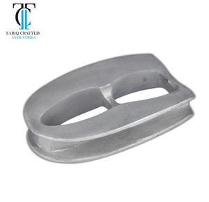 Ouvre-bouche manuel vétérinaire pour l'abreuvement et l'alimentation des animaux (bovins, chevaux, moutons) - Product Image 1