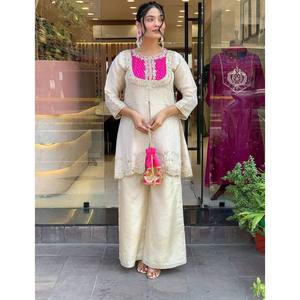 ชุดนักออกแบบด้านบนและด้านล่างของผู้หญิงพร้อมงานปักลำดับการเข้ารหัส - Product Image 1