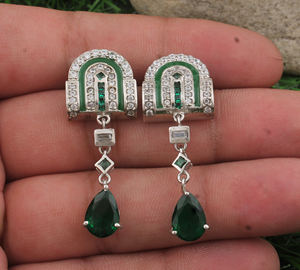 Boucles d'oreilles solitaires délicates en argent sterling 925 avec goutte d'eau en CZ pour femmes, bijoux hypoallergéniques verts, cadeau de mariage, fête - Product Image 2