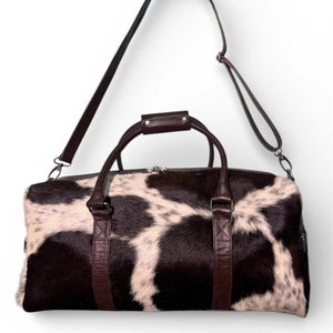 Sac de voyage de luxe en cuir de vachette à poils, grand sac de week-end vintage avec fermeture éclair LHODB-0121 - Product Image 1