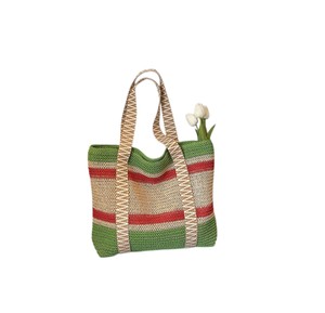 Esta bolsa artística de hilo natural presenta vibrantes detalles de rayas, ideal para compras, viajes y atuendos femeninos de verano. - Product Image 1