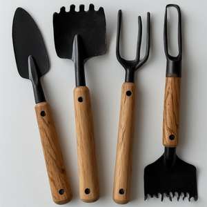 Pala y cultivador de jardín vintage de acero al carbono con mango de madera para preparación del suelo - Product Image 4