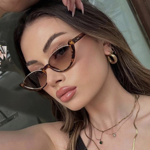 Lunettes de soleil œil de chat tendance pour femmes, personnalisées, style street photo, forme concave - Product Image 2