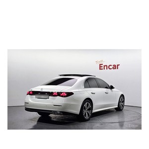 Mercedes-Benz Clase E E200 Avantgarde 2024, 12,404 km, Caja de Cambios Automática, Volante a la Izquierda, Cámara Trasera - Product Image 2