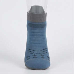 Chaussettes courtes bleues à motif géométrique, chaussettes de course respirantes pour adultes, saison estivale - Product Image 1