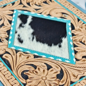 Portafolio de Cuero de Lujo con Grabado en Relieve, Diseño Moderno con Incrustaciones de Piel de Vaca y Borde Verde Azulado, Impermeable, con Accesorios de Alta Calidad - Product Image 4