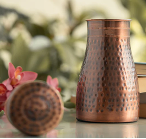 Ensemble de carafes en cuivre gravé de style antique royal, orné d'un art floral traditionnel complexe. Disponible au prix de gros. - Product Image 5
