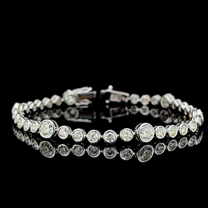 สร้อยข้อมือเพชรเงินแท้ 925 ระดับหรู ได้รับการรับรองจาก HRD ประดับเพชรทั้งหมด 6.97 กะรัต พร้อมเพชรกลม 6 เม็ดตรงกลางและเพชรรอบข้าง - Product Image 1