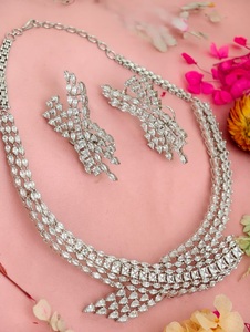 Ensemble collier et boucles d'oreilles en zircon plaqué or de qualité supérieure, design élégant, pour femmes, occasions de mariage et de fête - Product Image 2
