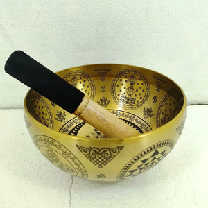 Bol chantant tibétain artisanal Ali en bronze avec symboles sanskrits et marteau en bois pour la méditation, bol sonore professionnel pour performance - Product Image 2