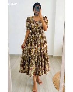 Collection de robes maxi évasées en coton mousseline de qualité supérieure, avec imprimé numérique intégral, à volants et manches bouffantes, fournisseur de Surat - Product Image 2