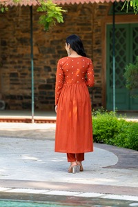 Sari Tradicional Indio JAIPURI con Bordado, Vestido Anarkali de Rayón con Material Georgette, Modelo Banarasi Shalwar Kameez - Product Image 3