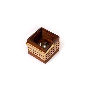 Quemador de Incienso Cuadrado de Madera y Ratán al por Mayor, Incensario de Lujo para Bakhoor con Asa Metálica, Decoración Moderna para Mesa de Ramadán - Product Image 4