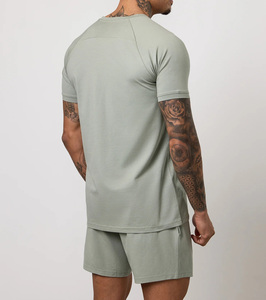 Ensemble T-shirt et short pour homme vert olive, logo OEM personnalisé, 2 pièces, respirant, séchage rapide, coupe ajustée, vêtements de sport pour la salle de sport, tenue d'été - Product Image 2