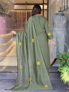 Ensemble Kurti traditionnel en soie Chanderi avec broderie, coupe ample, longueur au sol, pour mariage, pour femmes - Product Image 6