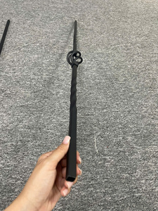 Escalier moderne au design carré avec mât de balcon, à double torsion, pour usage résidentiel et commercial - Product Image 5