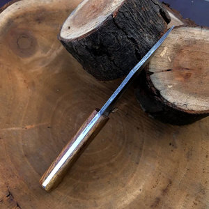 Couteau de chasse en acier Damas de haute qualité avec manche en matériau naturel et étui de protection pour le camping, la survie et le bushcraft - Product Image 2