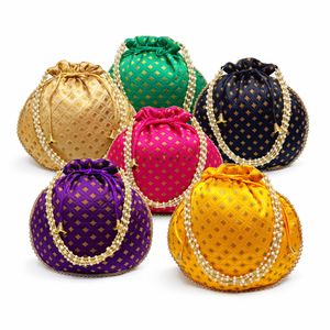 Bolsas de Seda Premium con Diseño de Tejido Dorado y Asa con Cuentas de Perlas, Bolsas Étnicas para Recuerdos de Boda - Product Image 1