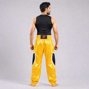 Pantalons de kick-boxing modernes offrant une construction de qualité supérieure, un confort respirant et une coupe athlétique pour les passionnés d'arts martiaux. - Product Image 2