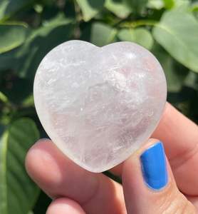 Cristal de quartz clair naturel de qualité supérieure, cœur gonflé, pierre précieuse de guérison, vente en gros de cœurs de pierres précieuses d'Aameena Agate - Product Image 3