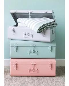 Cofre de Almacenamiento Clásico de Metal Marrón con Cierres Dorados, Organizador Decorativo Seguro para Espacios Modernos - Product Image 6